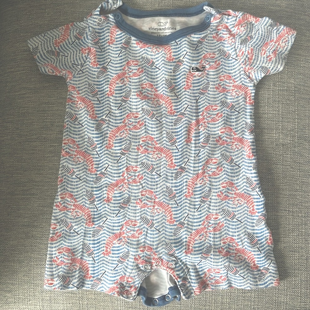 Adorable vineyard vines short sleeve snap onesie playsuit lobster preppy 12-18m